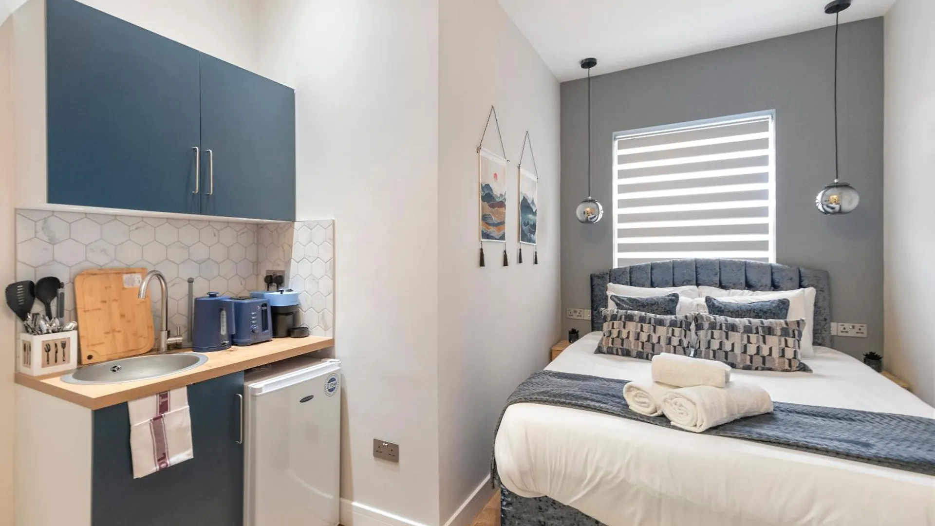 Sleek And Cozy - Modern Studio Retreat London Apartment